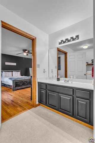 630 NW Shorey PL, Topeka, KS 66608