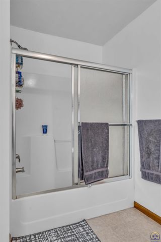 630 NW Shorey PL, Topeka, KS 66608