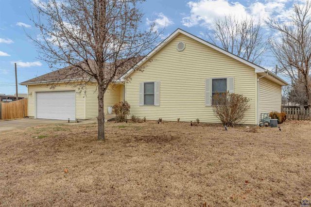 630 NW Shorey PL, Topeka, KS 66608