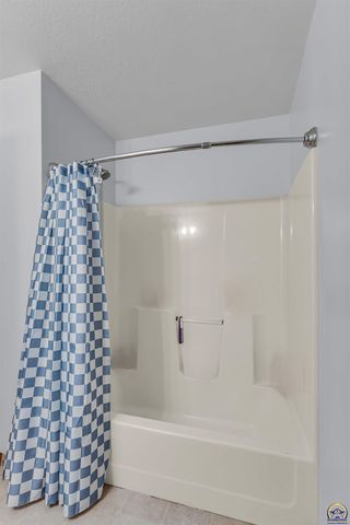 630 NW Shorey PL, Topeka, KS 66608