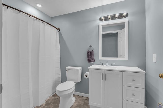 630 NW Shorey PL, Topeka, KS 66608