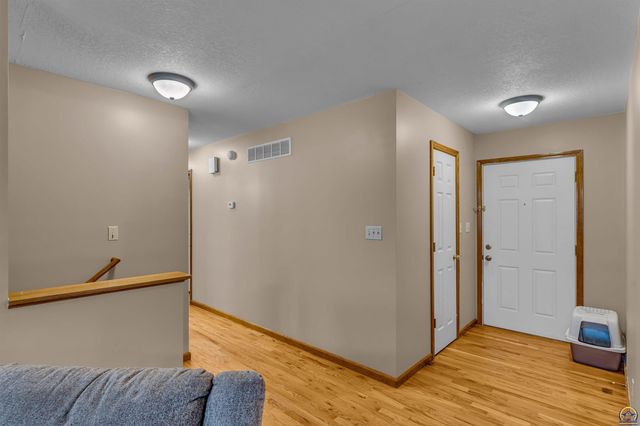 630 NW Shorey PL, Topeka, KS 66608