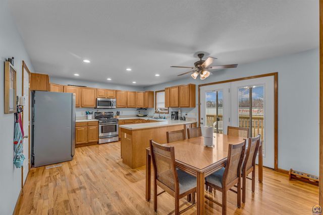 630 NW Shorey PL, Topeka, KS 66608