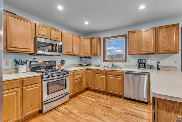 630 NW Shorey PL, Topeka, KS 66608