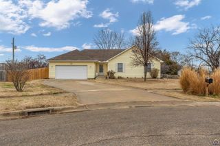 630 NW Shorey PL, Topeka, KS 66608