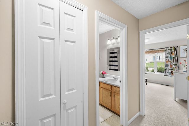 6514 Candlestick Avenue NE, Canton, OH 44721