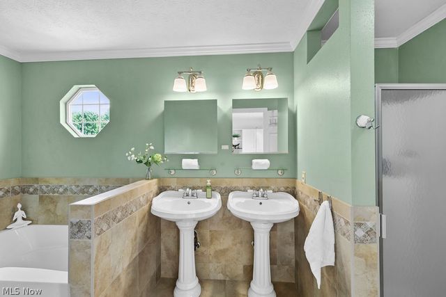 6514 Candlestick Avenue NE, Canton, OH 44721