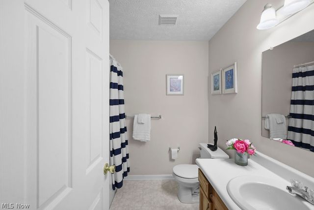 6514 Candlestick Avenue NE, Canton, OH 44721