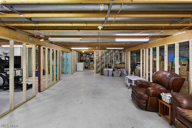 6514 Candlestick Avenue NE, Canton, OH 44721