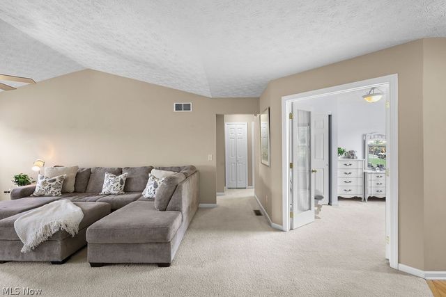 6514 Candlestick Avenue NE, Canton, OH 44721