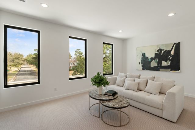 10553 Cromwell Drive, Dallas, TX 75229