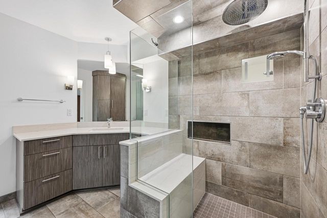 N6313 Paradise DRIVE, Burlington, WI 53105