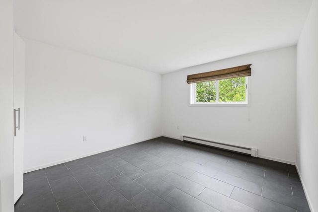 N6313 Paradise DRIVE, Burlington, WI 53105
