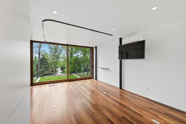 N6313 Paradise DRIVE, Burlington, WI 53105