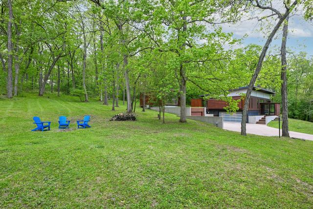N6313 Paradise DRIVE, Burlington, WI 53105