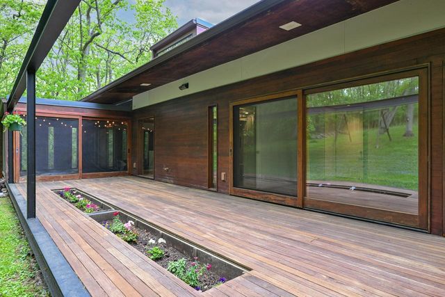 N6313 Paradise DRIVE, Burlington, WI 53105