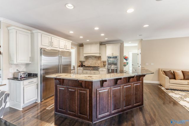 146 Forest Ridge Drive, Huntsville, AL 35806