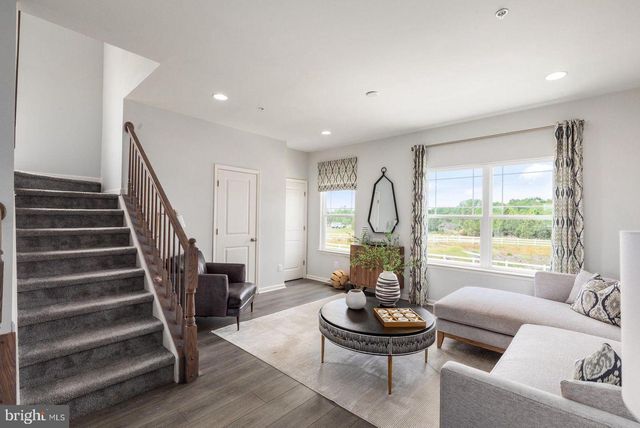 7 VICTORIAN WAY, West Deptford Twp, NJ 08096