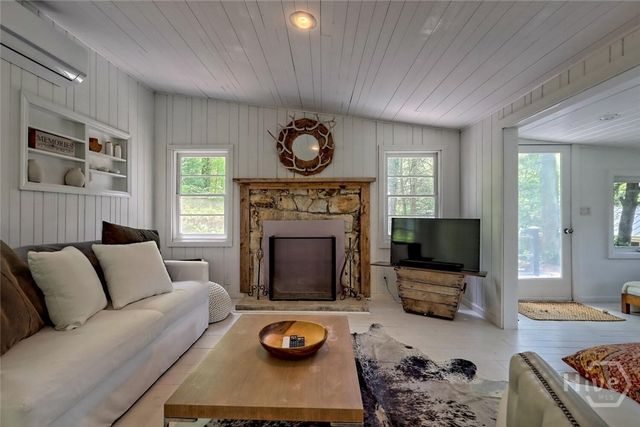 89 Arkansas Lane, Tiger, GA 30576