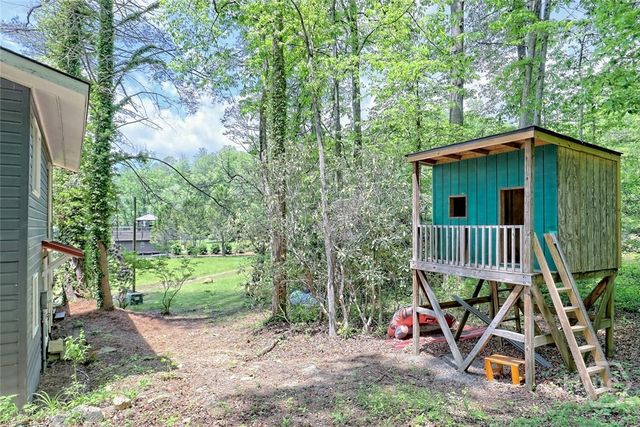 89 Arkansas Lane, Tiger, GA 30576