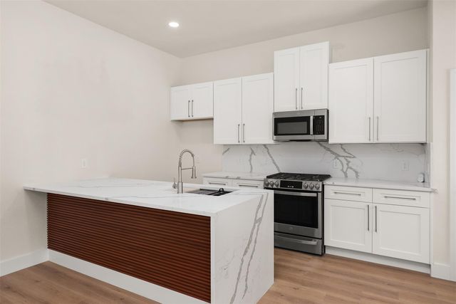 4728 Sunbeam Street, Houston, TX 77033