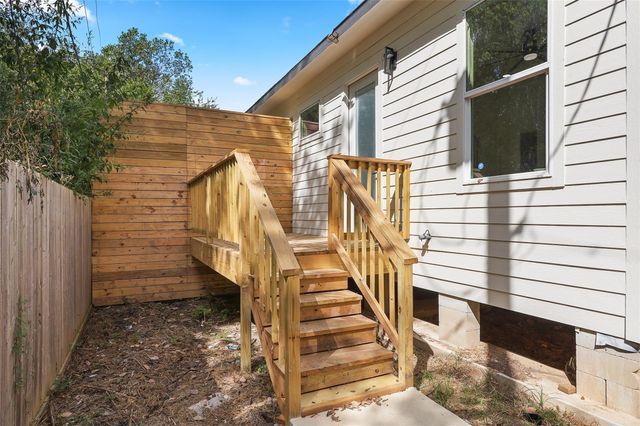 4728 Sunbeam Street, Houston, TX 77033