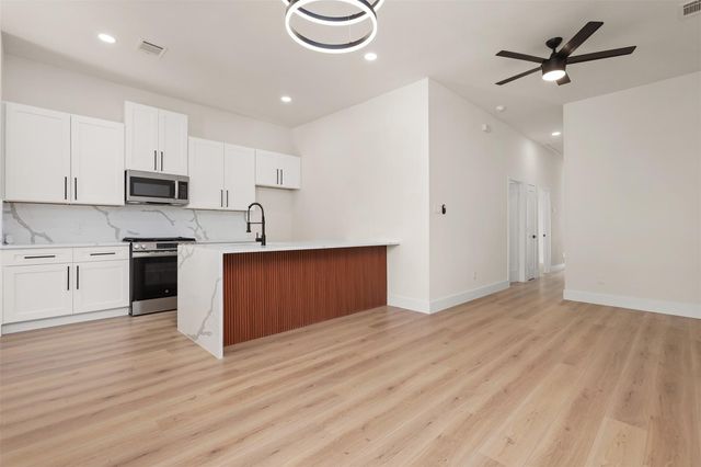 4728 Sunbeam Street, Houston, TX 77033