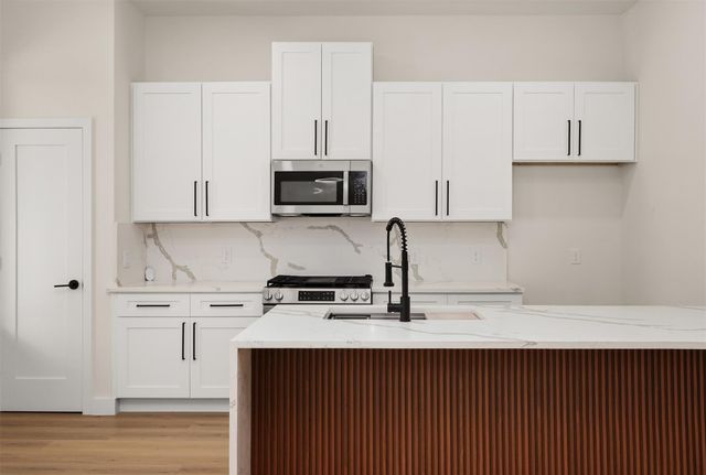 4728 Sunbeam Street, Houston, TX 77033