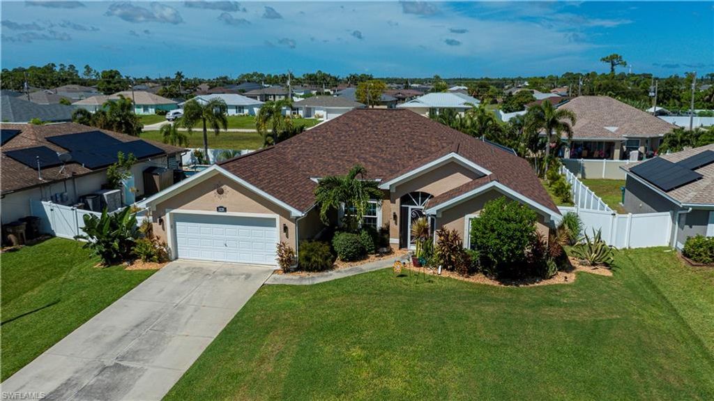 3220 NE 14th CT, Cape Coral, FL 33909