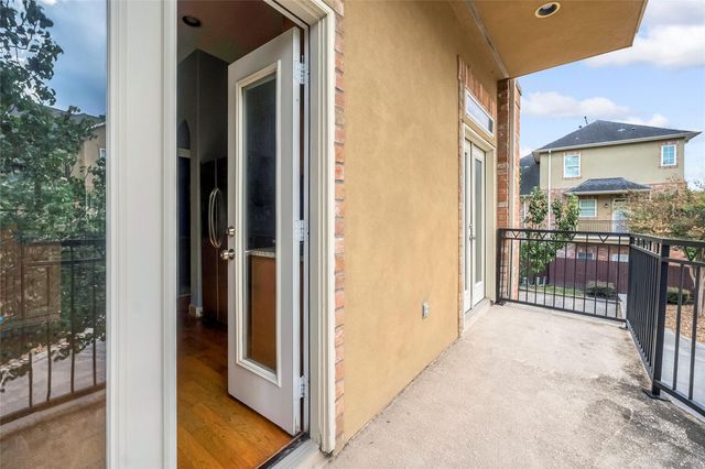 53 Versante Court, Houston, TX 77070