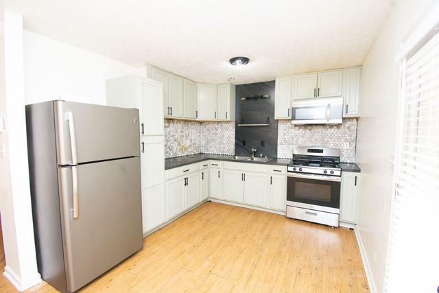 2585 GOLFVIEW SE Terrace, Conyers, GA 30013