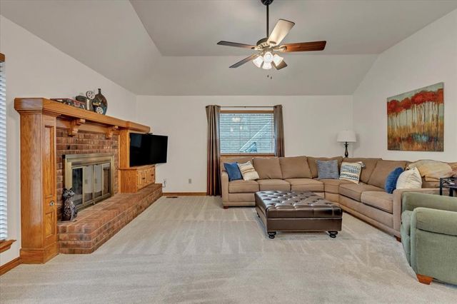 804 N Creek Drive, Edmond, OK 73034