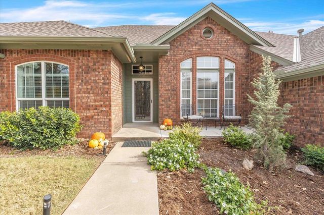 804 N Creek Drive, Edmond, OK 73034
