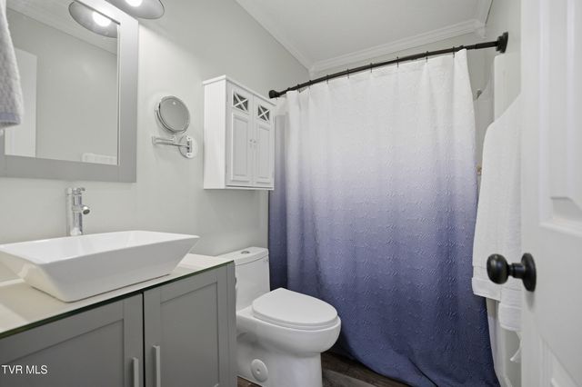 2101 Cherokee Road 12, Johnson City, TN 37604