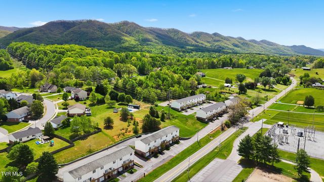 2101 Cherokee Road 12, Johnson City, TN 37604