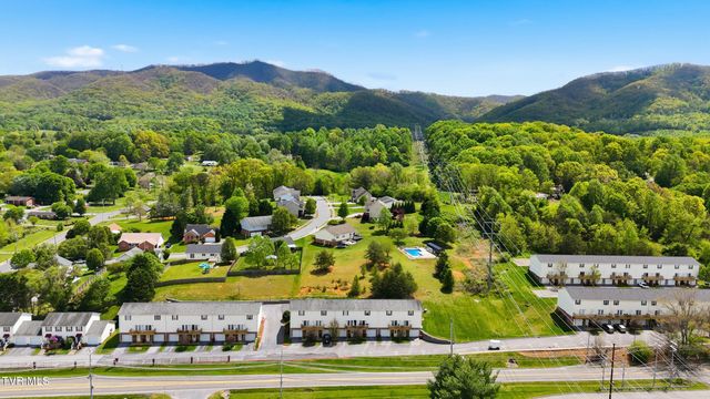 2101 Cherokee Road 12, Johnson City, TN 37604