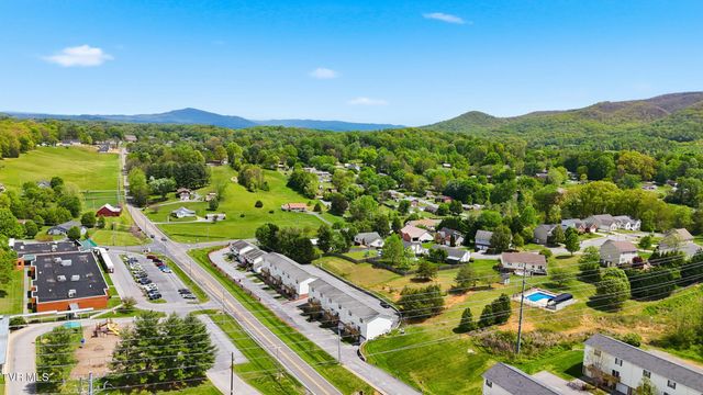 2101 Cherokee Road 12, Johnson City, TN 37604