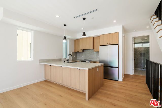 6763 Lexington Avenue B, Los Angeles, CA 90038