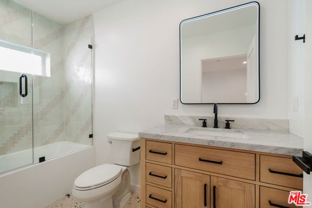 6763 Lexington Avenue B, Los Angeles, CA 90038