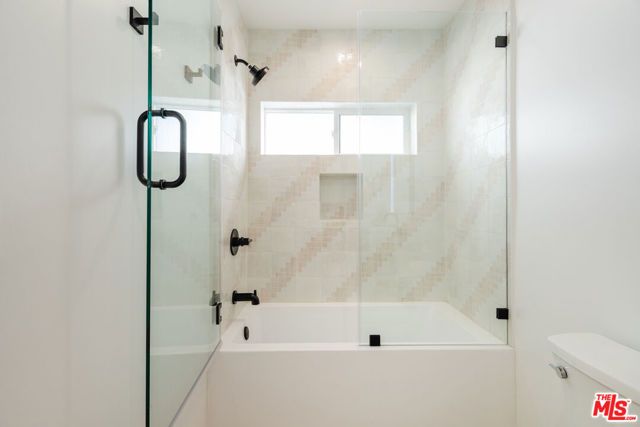 6763 Lexington Avenue B, Los Angeles, CA 90038