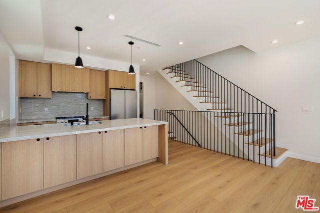 6763 Lexington Avenue B, Los Angeles, CA 90038