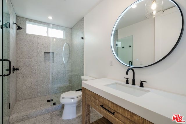 6763 Lexington Avenue B, Los Angeles, CA 90038