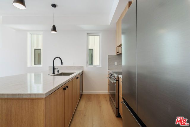 6763 Lexington Avenue B, Los Angeles, CA 90038