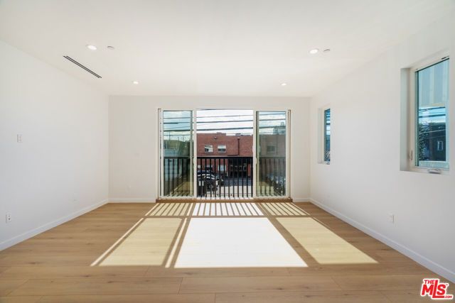 6763 Lexington Avenue B, Los Angeles, CA 90038