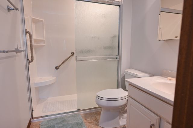4773 Woodland Avenue 6, West Des Moines, IA 50266