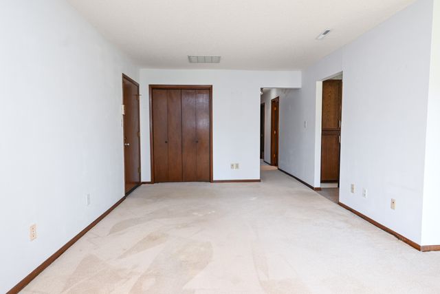 4773 Woodland Avenue 6, West Des Moines, IA 50266