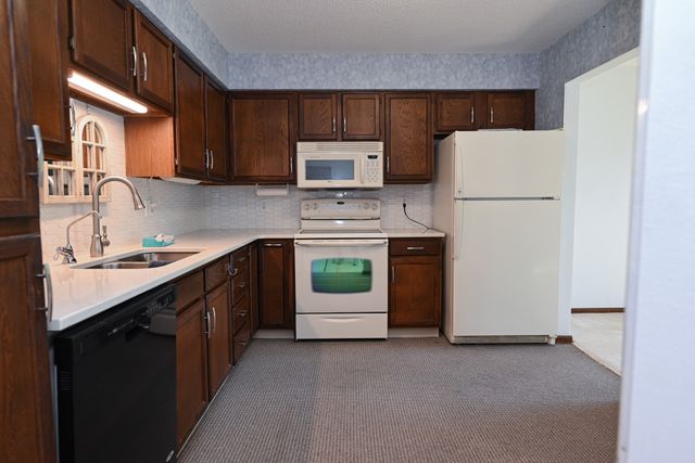 4773 Woodland Avenue 6, West Des Moines, IA 50266