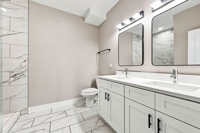 4053 S Prairie Avenue, Chicago, IL 60653
