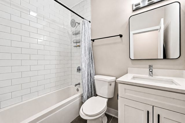 4053 S Prairie Avenue, Chicago, IL 60653