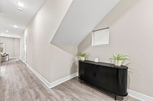 4053 S Prairie Avenue, Chicago, IL 60653